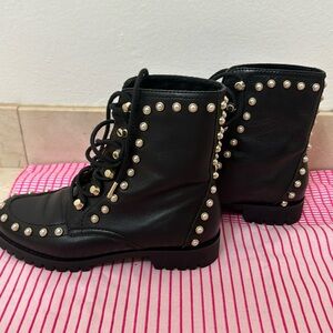 Joie leather boots with pearls around the outline.